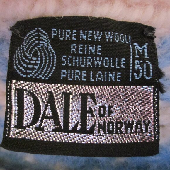 Dale of Norway Sweater Size M/50 Reindeer Fair Isle Blue/White VTG 80's - Picture 2 of 7